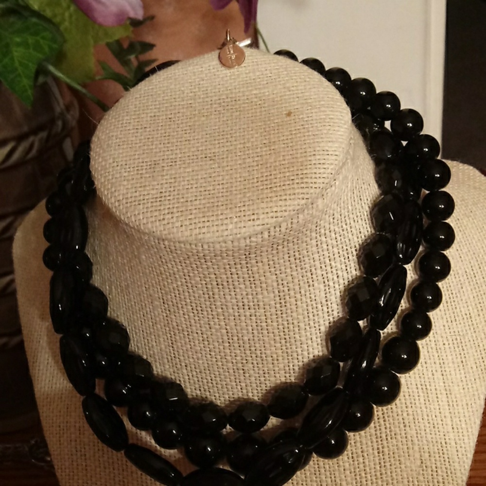 Macys white house chocker